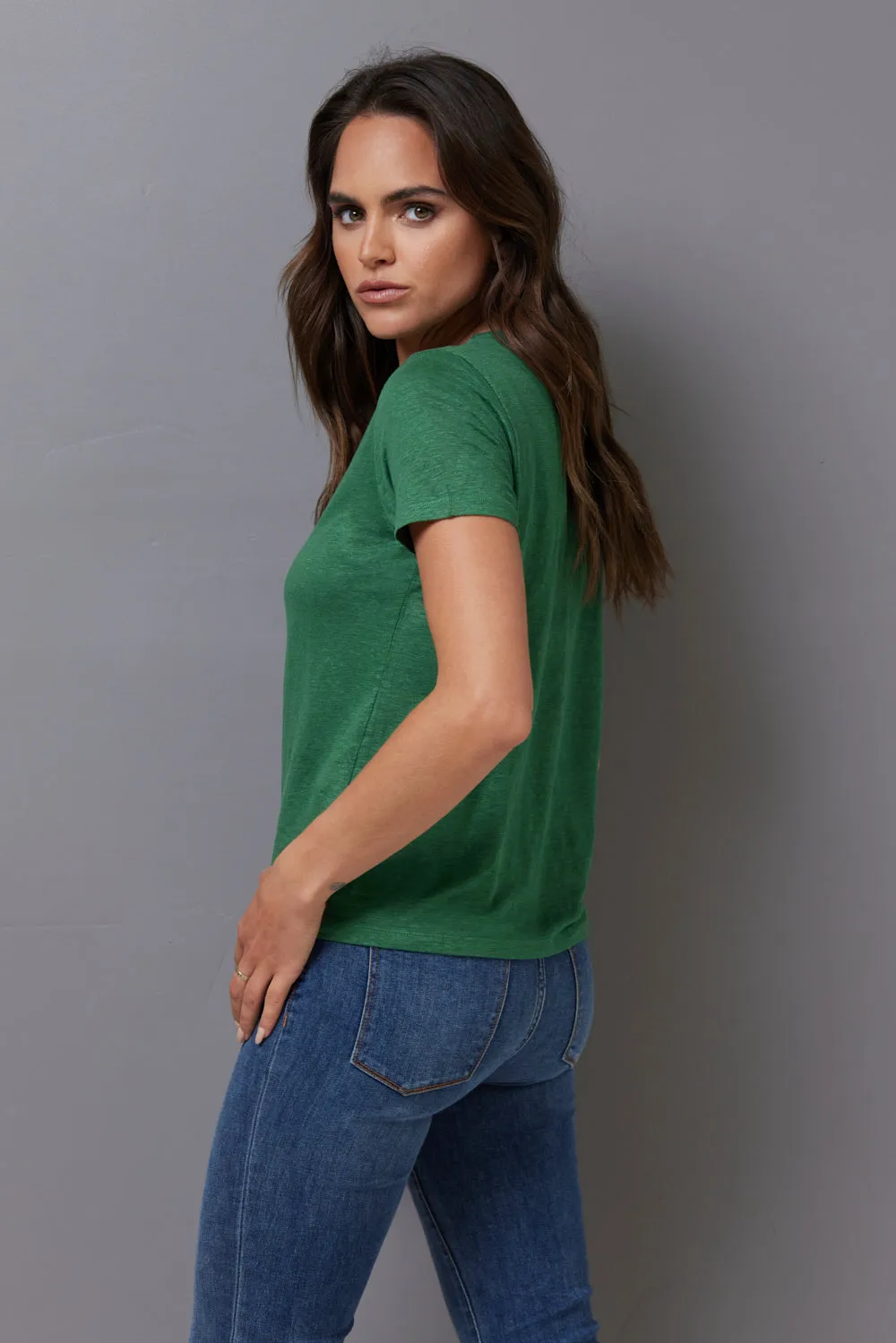 Majestic Short Sleeve Linen V-Neck in Emerald