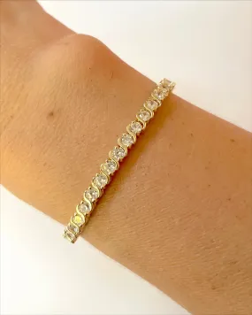 Round over tennis bracelet