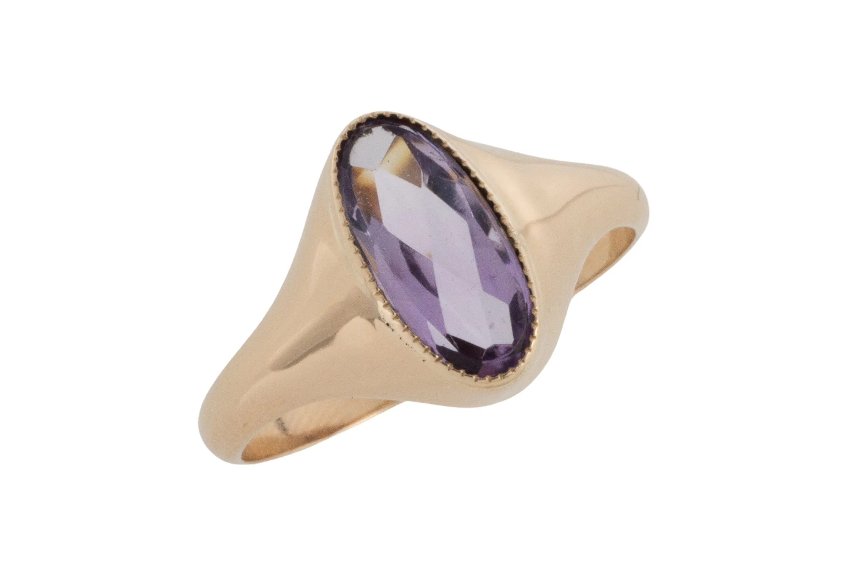 Vintage amethyst ring in 14 carat gold